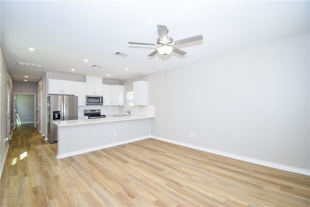 3025 Sabinas St, Corpus Christi, TX 78405