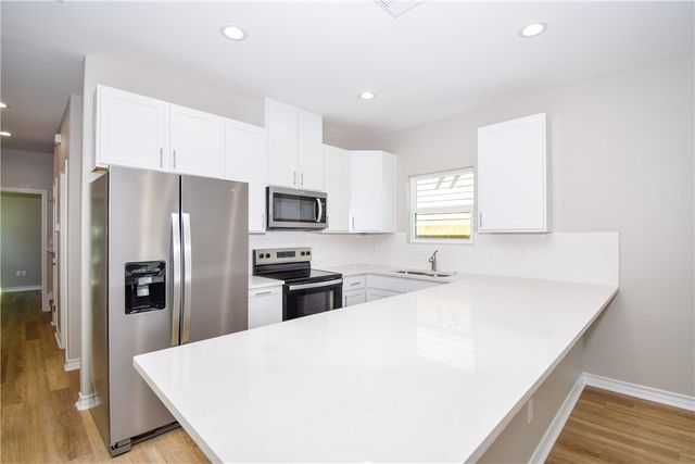 3025 Sabinas St, Corpus Christi, TX 78405