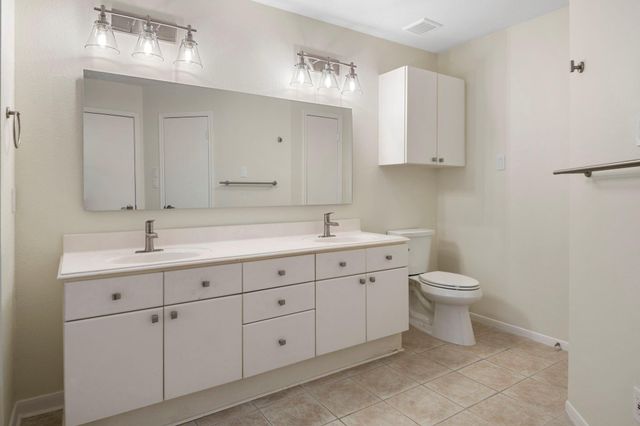 13 E Willowwood Court, The Woodlands, TX 77381