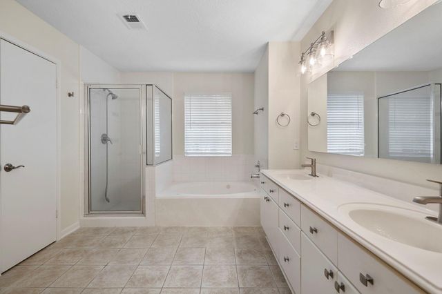 13 E Willowwood Court, The Woodlands, TX 77381