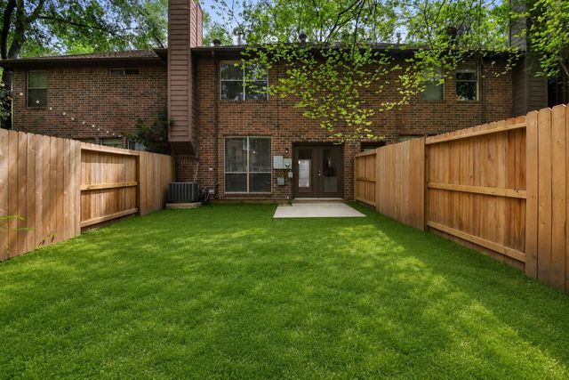 13 E Willowwood Court, The Woodlands, TX 77381