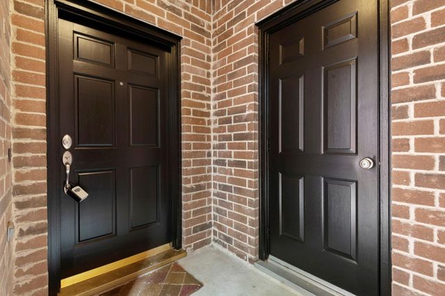 13 E Willowwood Court, The Woodlands, TX 77381