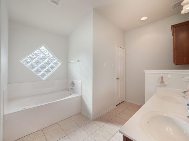 6200 Suellen LN, Killeen, TX 76542