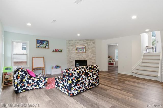 4905 Carrington Drive, Rochester, MI 48306