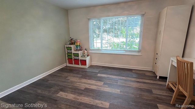 4905 Carrington Drive, Rochester, MI 48306