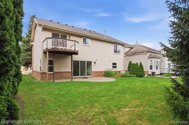4905 Carrington Drive, Rochester, MI 48306