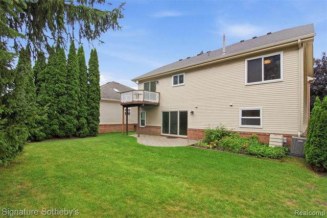 4905 Carrington Drive, Rochester, MI 48306