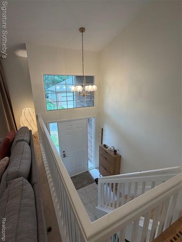 4905 Carrington Drive, Rochester, MI 48306