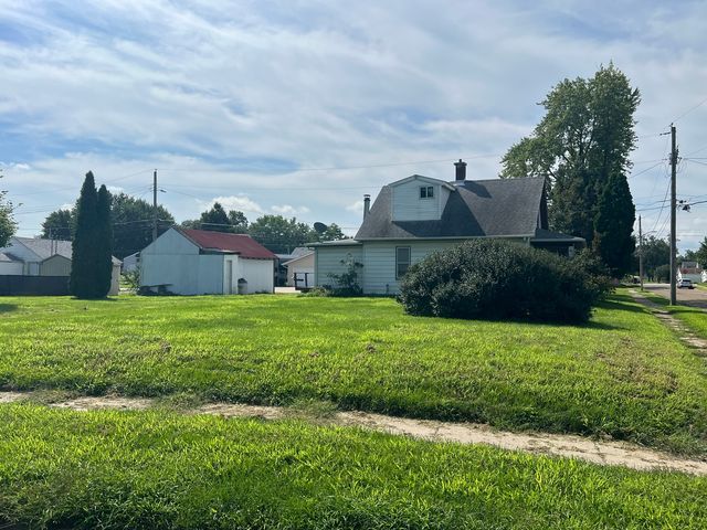 807 S Ohio Avenue, Davenport, IA 52802