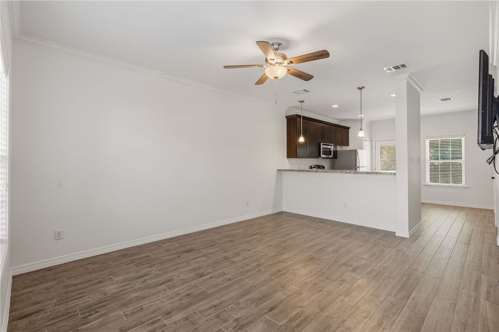 301 Southwest Parkway 308, College Station, TX 77840 — photo 5