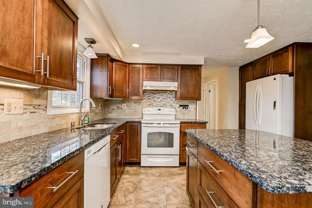 1209 CROCKETT LN, Silver Spring, MD 20904