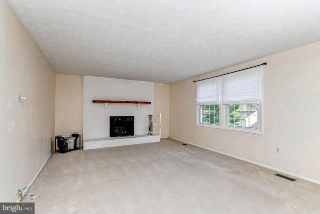 1209 CROCKETT LN, Silver Spring, MD 20904