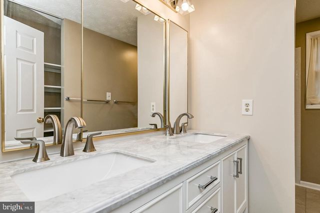 1209 CROCKETT LN, Silver Spring, MD 20904