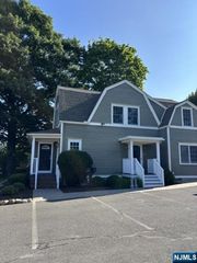 46 Prospect Street, Midland Park, NJ 07432
