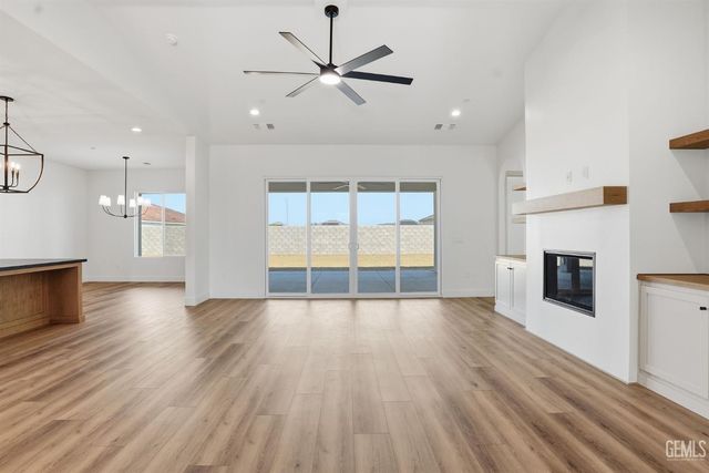 16612 Pinecrest Court, Bakersfield, CA 93314