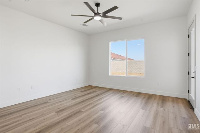 16612 Pinecrest Court, Bakersfield, CA 93314