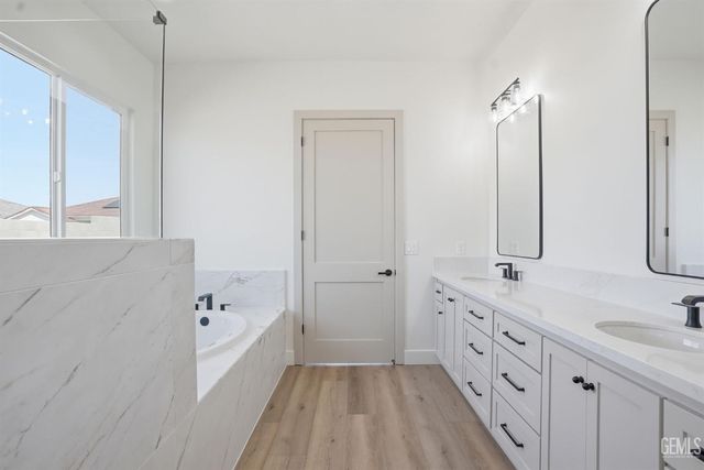 16612 Pinecrest Court, Bakersfield, CA 93314