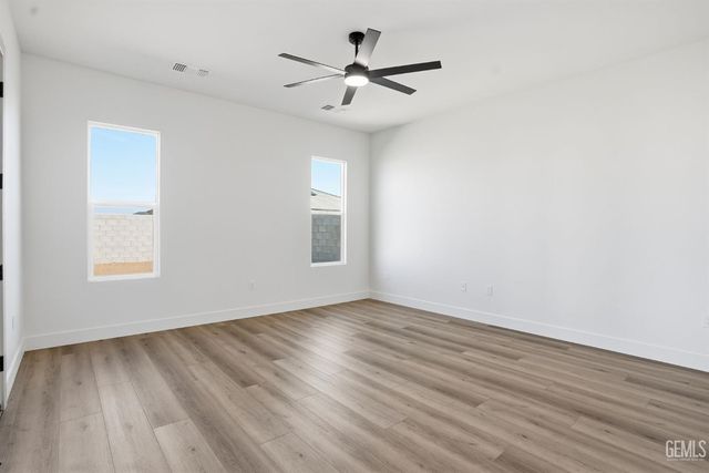 16612 Pinecrest Court, Bakersfield, CA 93314