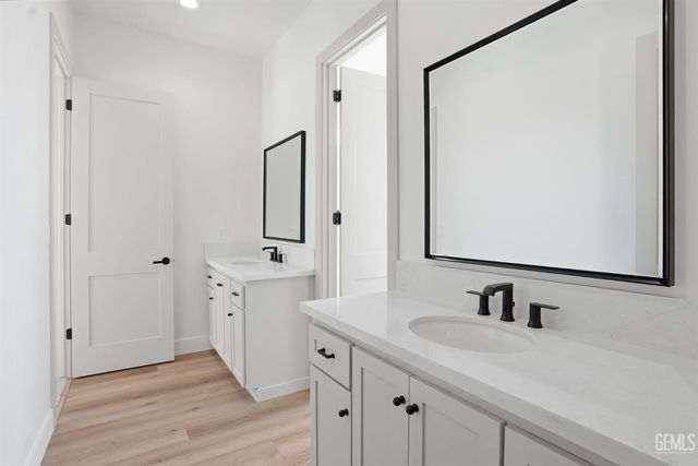 16612 Pinecrest Court, Bakersfield, CA 93314