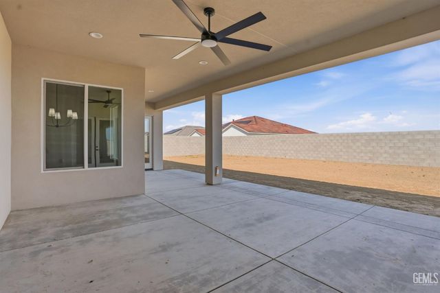 16612 Pinecrest Court, Bakersfield, CA 93314