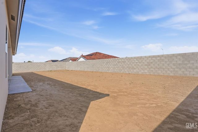 16612 Pinecrest Court, Bakersfield, CA 93314