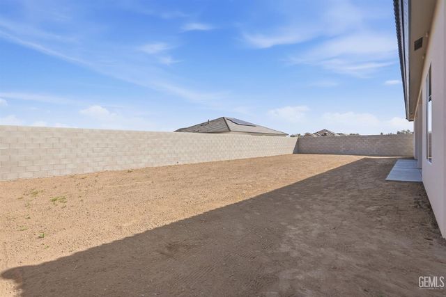 16612 Pinecrest Court, Bakersfield, CA 93314