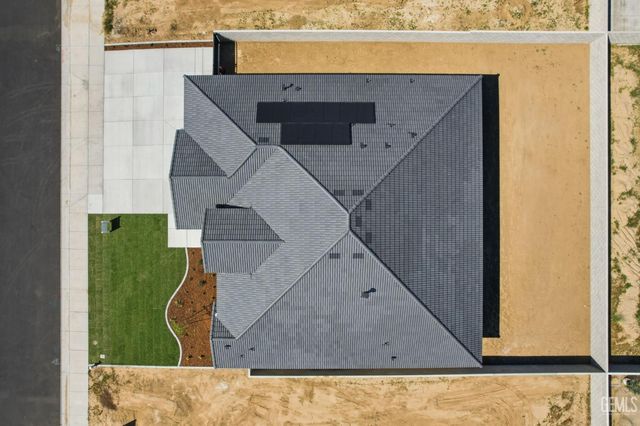 16612 Pinecrest Court, Bakersfield, CA 93314