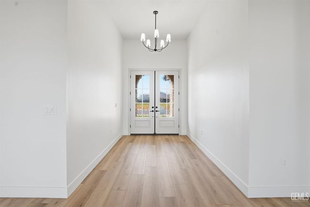 16612 Pinecrest Court, Bakersfield, CA 93314