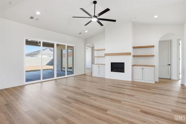 16612 Pinecrest Court, Bakersfield, CA 93314