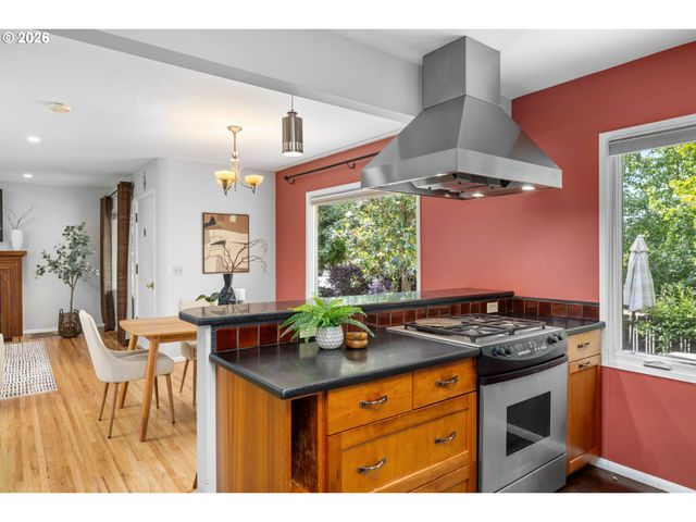 4155 Se OGDEN St, Portland, OR 97202
