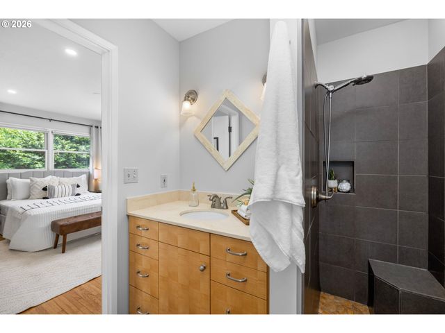 4155 Se OGDEN St, Portland, OR 97202