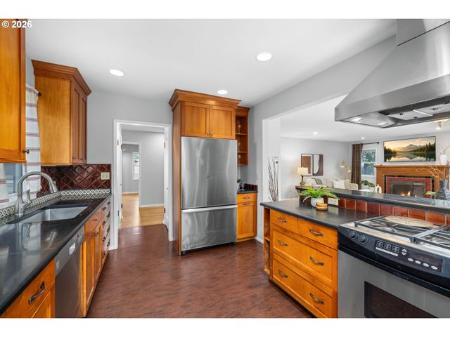 4155 Se OGDEN St, Portland, OR 97202