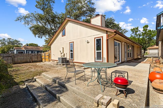 5702 Spring Sunshine, San Antonio, TX 78247