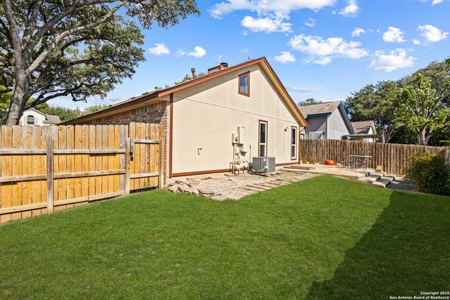 5702 Spring Sunshine, San Antonio, TX 78247