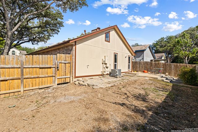 5702 Spring Sunshine, San Antonio, TX 78247
