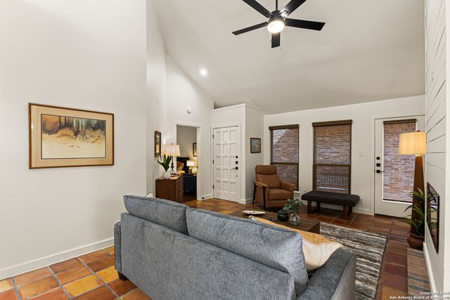 5702 Spring Sunshine, San Antonio, TX 78247