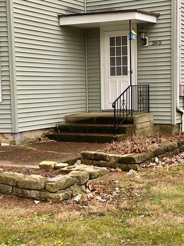 365 4th Avenue S, St. Anne, IL 60964