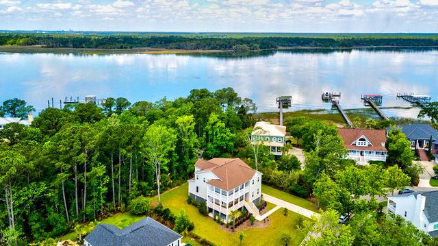 2204 Hartfords Bluff Circle, Mount Pleasant, SC 29466