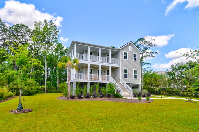 2204 Hartfords Bluff Circle, Mount Pleasant, SC 29466