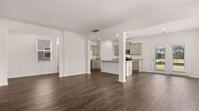 302 Friendship Oak Way, Hampton, GA 30228