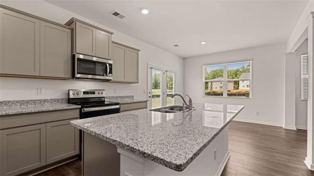 302 Friendship Oak Way, Hampton, GA 30228