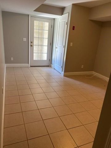 677 Metacom Avenue 61, Bristol, RI 02809