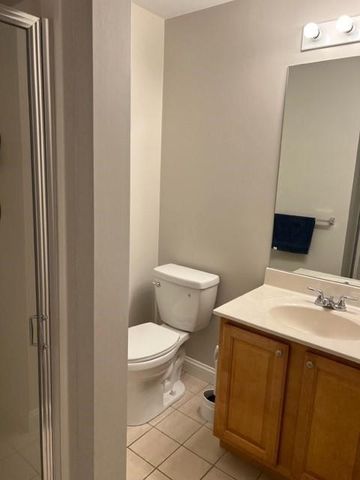677 Metacom Avenue 61, Bristol, RI 02809