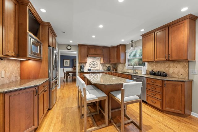 26W445 Churchill Road, Winfield, IL 60190