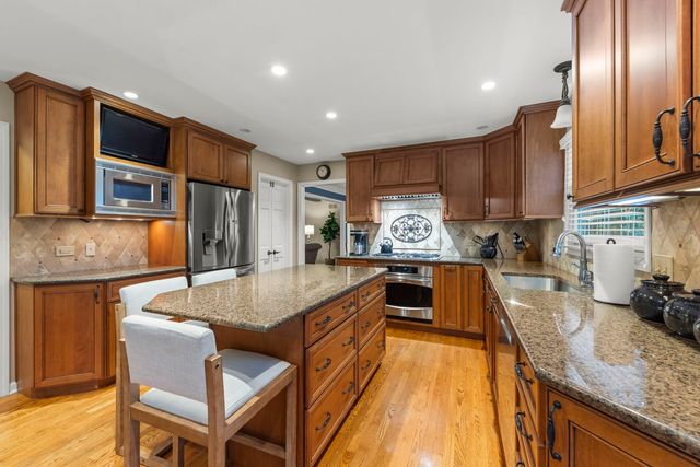 26W445 Churchill Road, Winfield, IL 60190