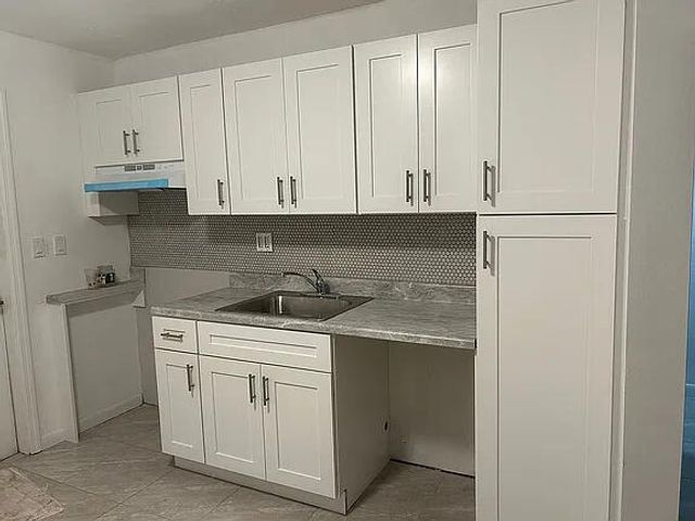 3851 SW 60th Terrace, Davie, FL 33314