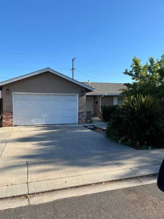 1624 Robbie Ave, Modesto, CA 95350
