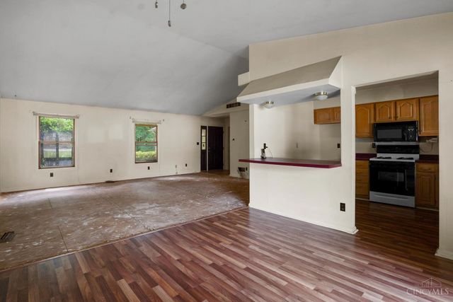 6051 St Rt 132, Goshen Twp, OH 45122