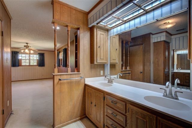 600 Vz County Road 3528, Wills Point, TX 75169