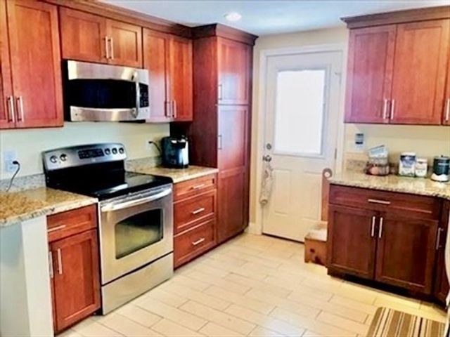 116 Upton Rd, Waltham, MA 02452